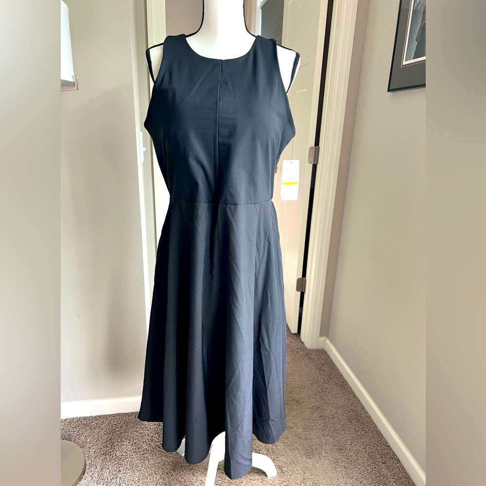 NWT Gaiam L Journey Midi Dress w/Bra Cups Black